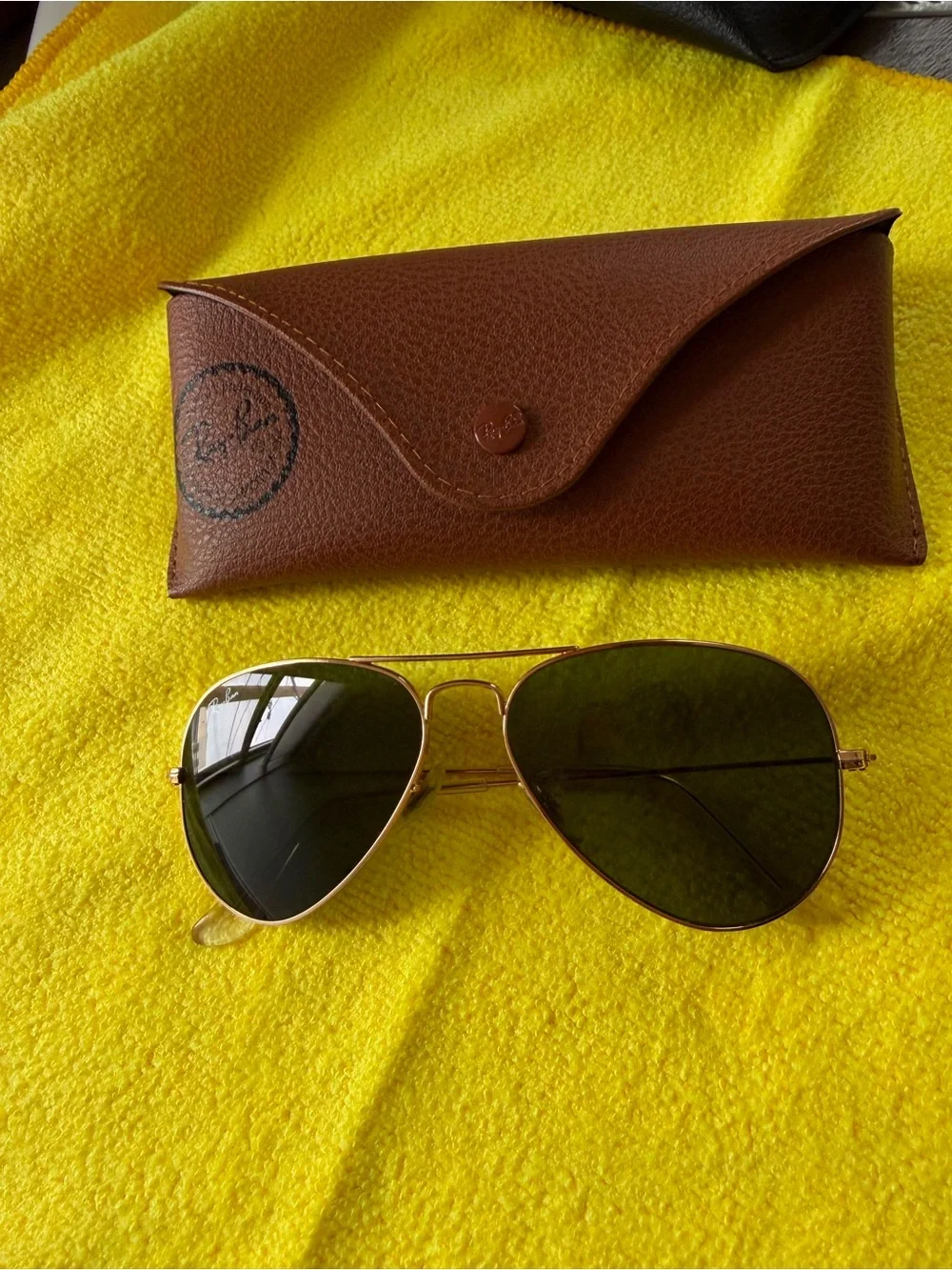 Ray-Ban Gold Frame Sunglasses Aviator with Green Lenses